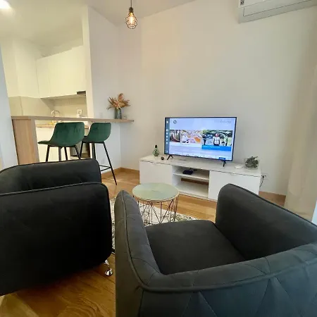 Apartment - Stan Na Dan Novi Beograd, Parking 5 Evra Dan Belgrade
